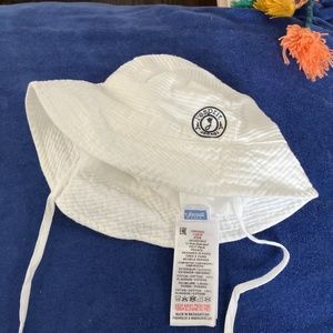 *LIKE NEW* Jacadi hat white 12M 47cm Summer